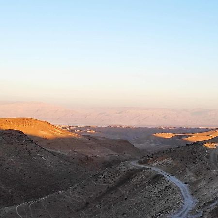 Dead Sea Desert'S Edge Арад Екстериор снимка