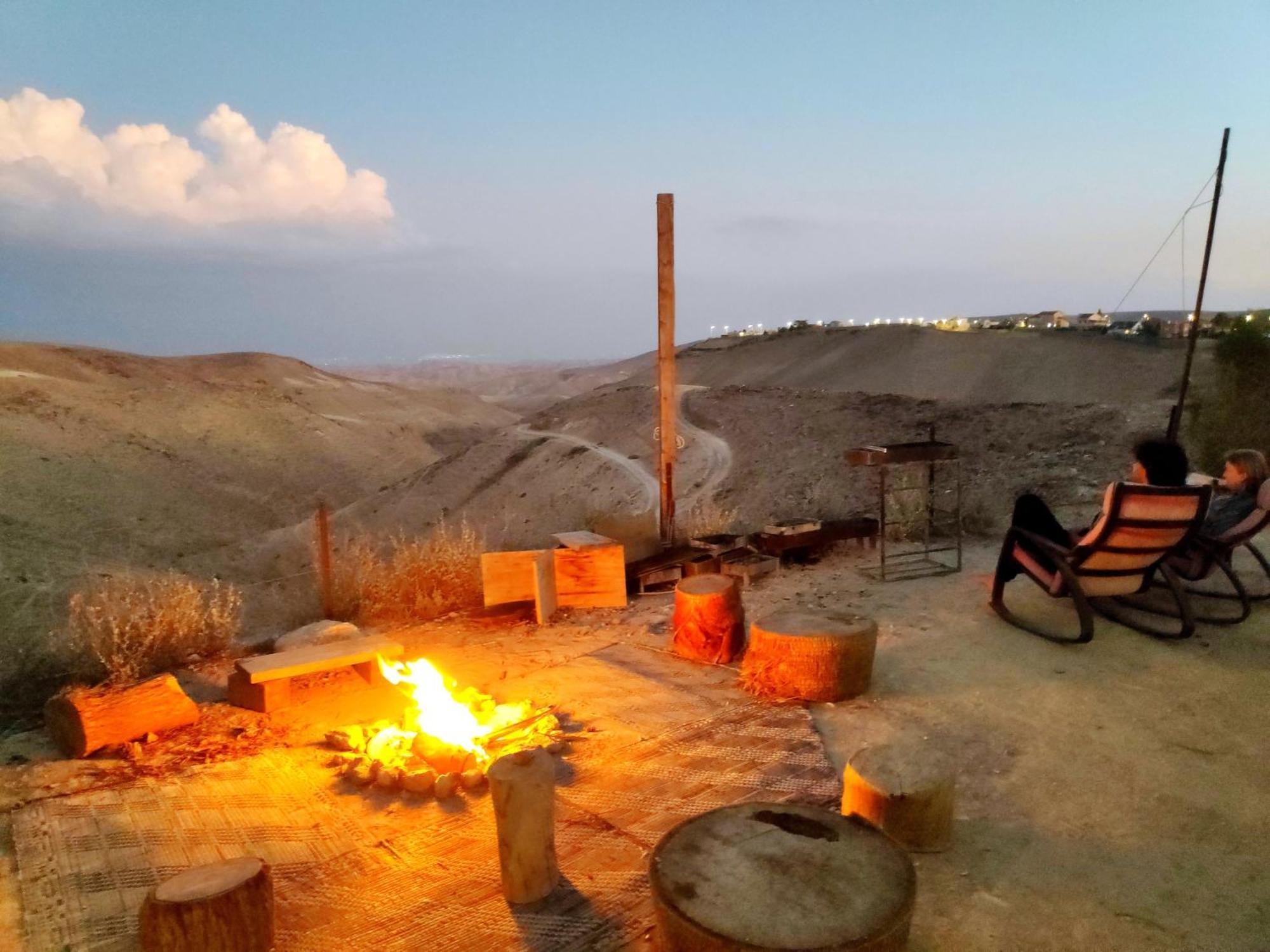 Dead Sea Desert'S Edge Арад Екстериор снимка