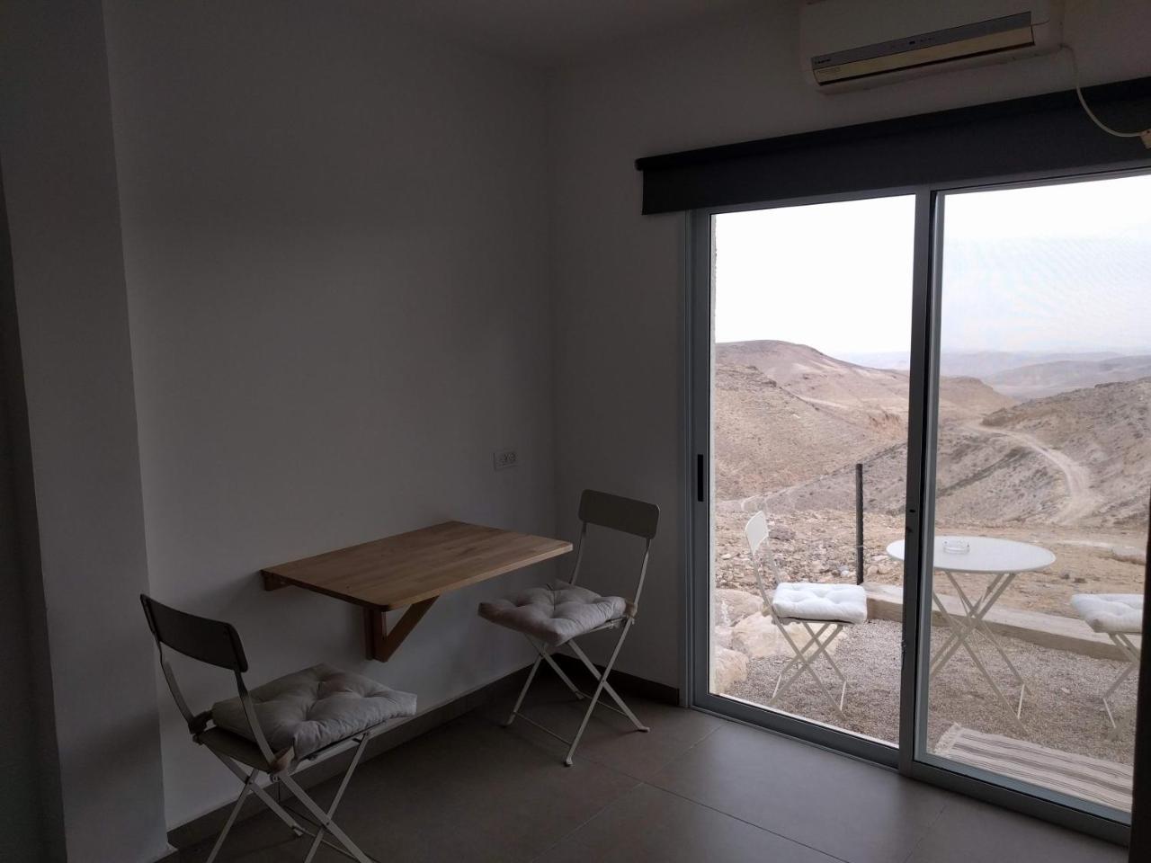 Dead Sea Desert'S Edge Арад Екстериор снимка