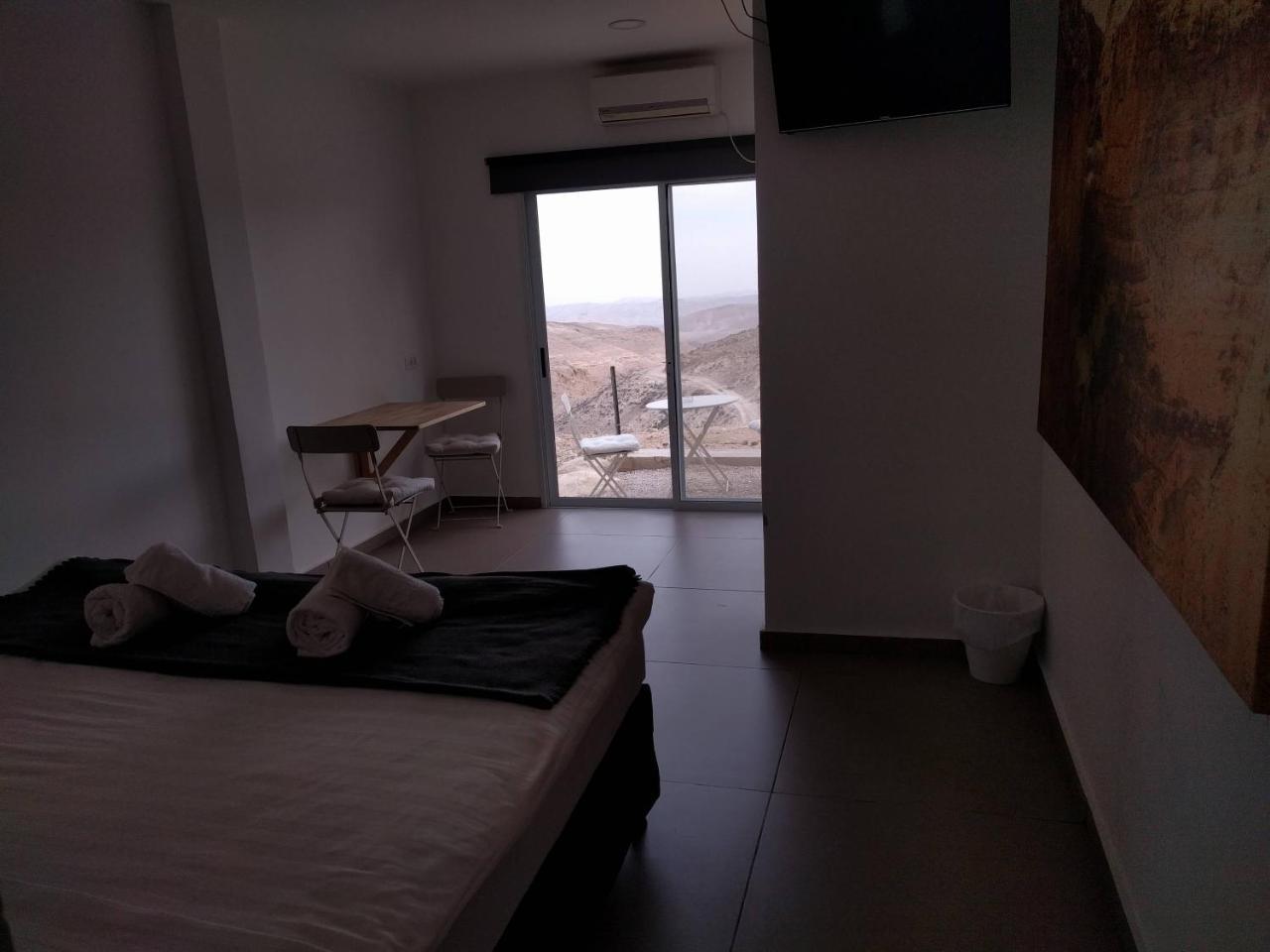Dead Sea Desert'S Edge Арад Екстериор снимка